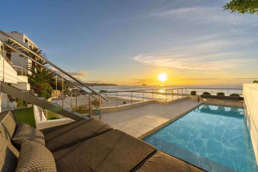 5 Bedroom Property for Sale in Clifton Western Cape